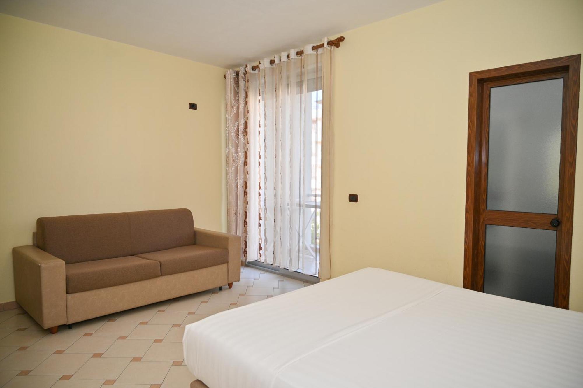 Hotel Vila Emes Durrës Habitación foto