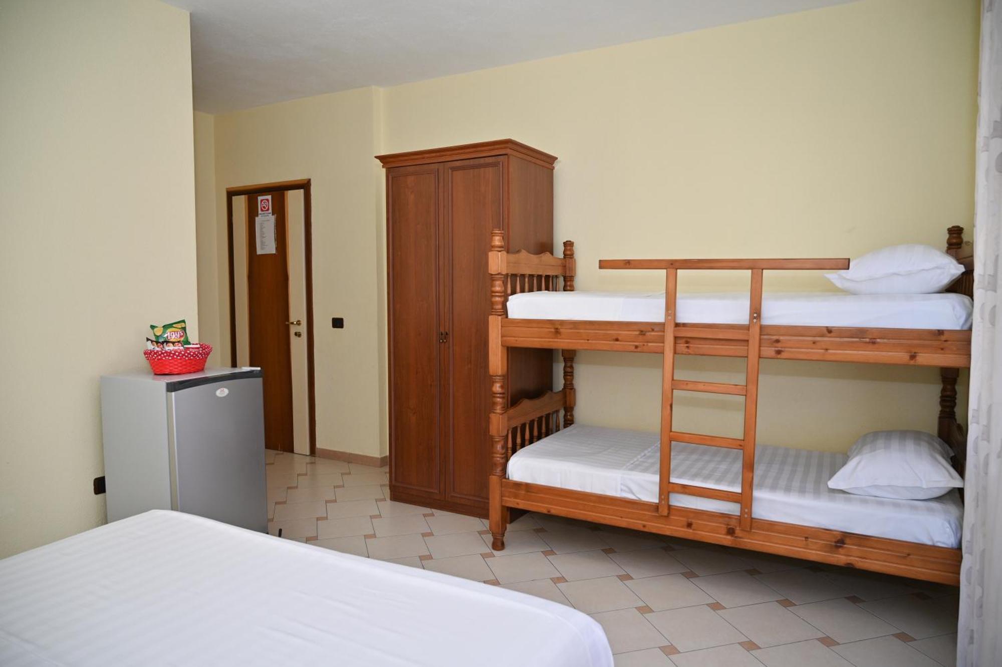 Hotel Vila Emes Durrës Habitación foto