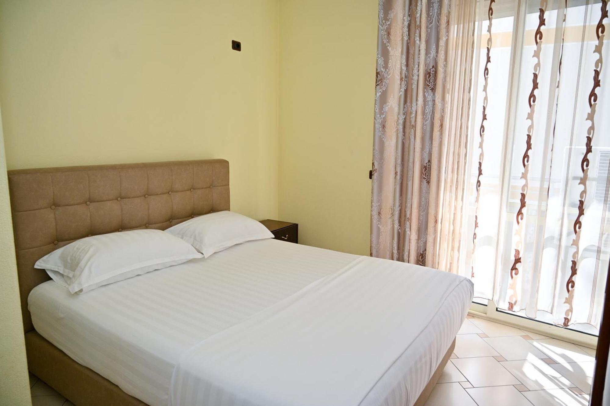 Hotel Vila Emes Durrës Habitación foto